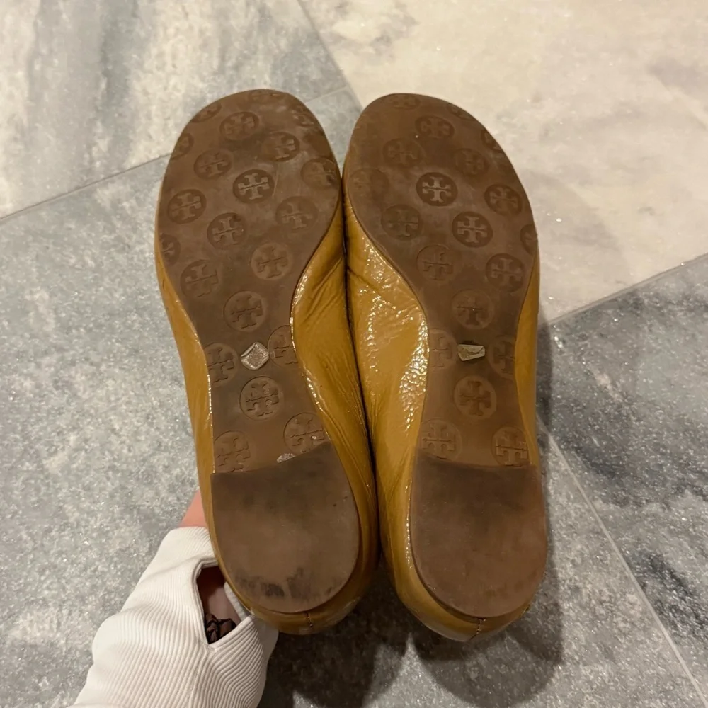 Tory Burch Reva Ballet Flats Brown Patent Gold T Logo Hardware size 9.5